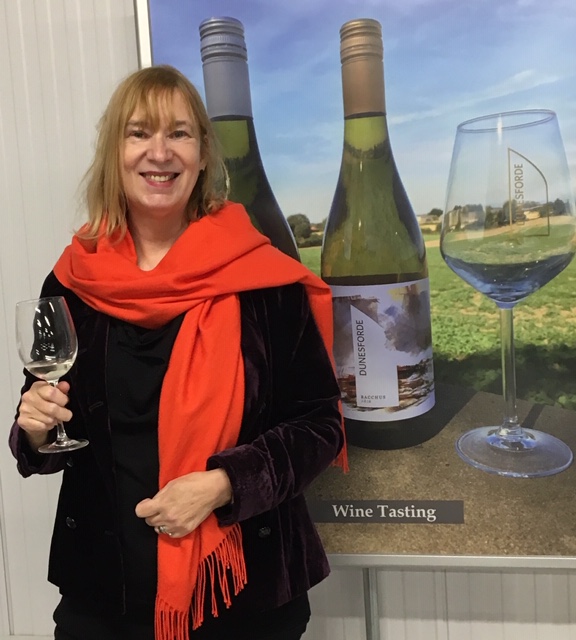 Award Winning Artist Lesley Birch enjoy a glass of wine